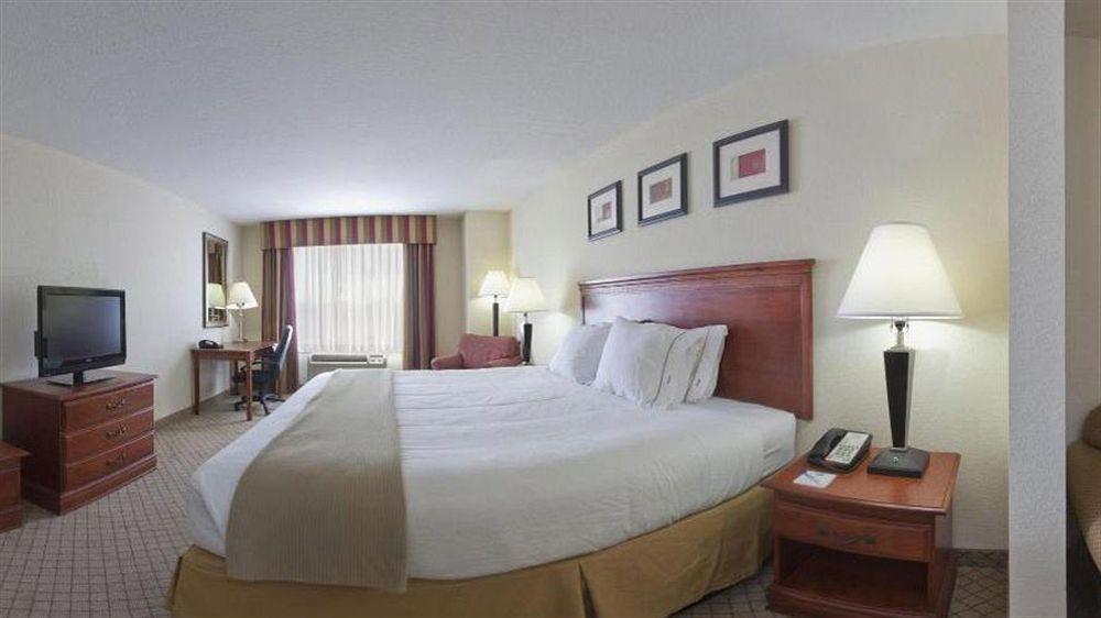 Holiday Inn Express Hotel & Suites Tampa-Fairgrounds-Casino By Ihg Zewnętrze zdjęcie