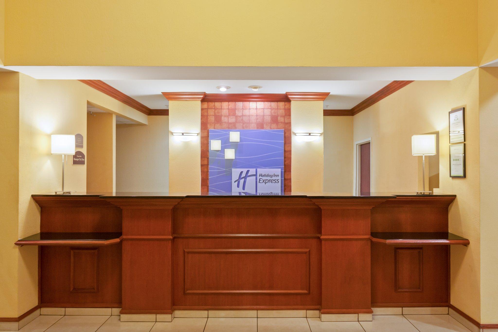 Holiday Inn Express Hotel & Suites Tampa-Fairgrounds-Casino By Ihg Zewnętrze zdjęcie