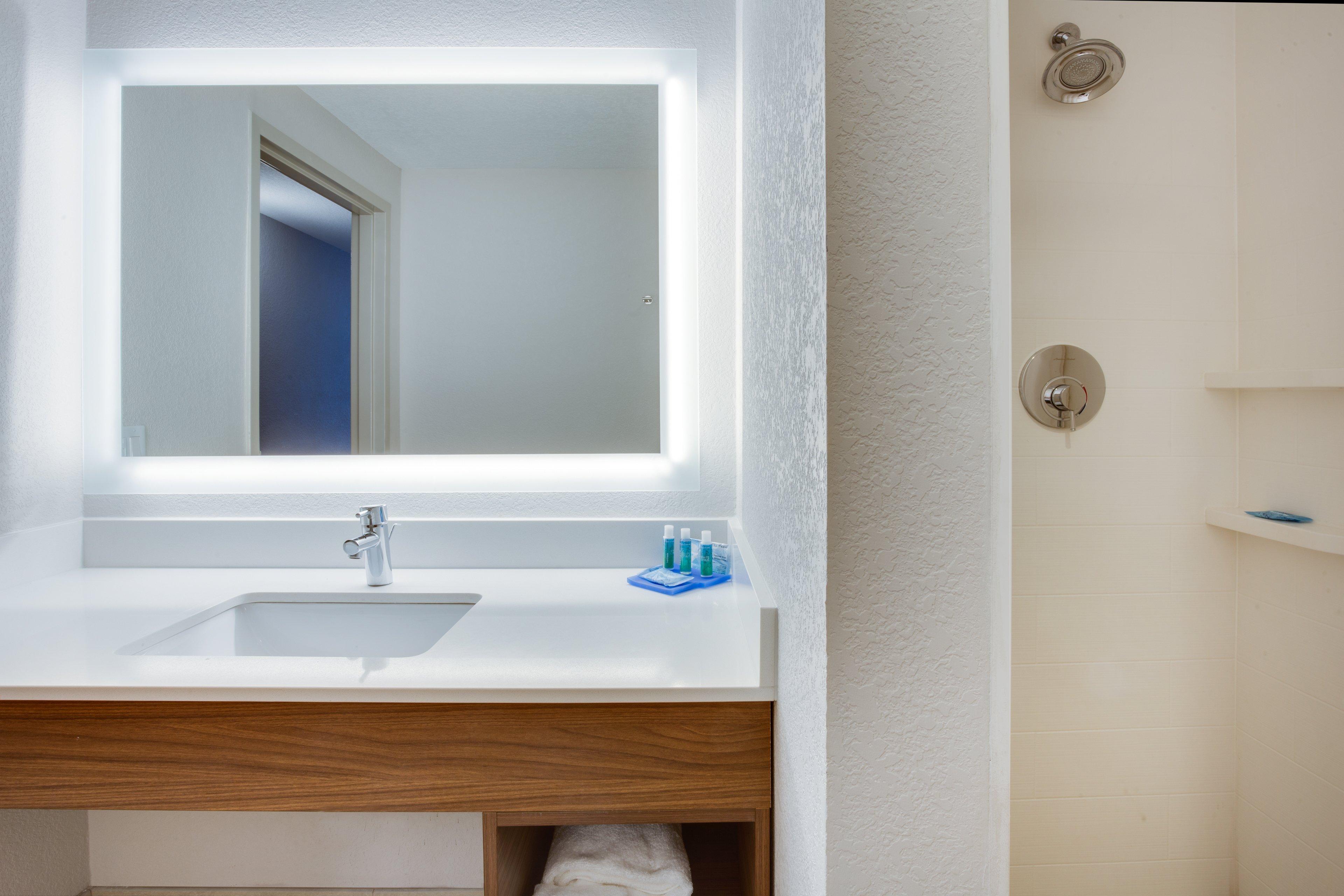 Holiday Inn Express Hotel & Suites Tampa-Fairgrounds-Casino By Ihg Zewnętrze zdjęcie