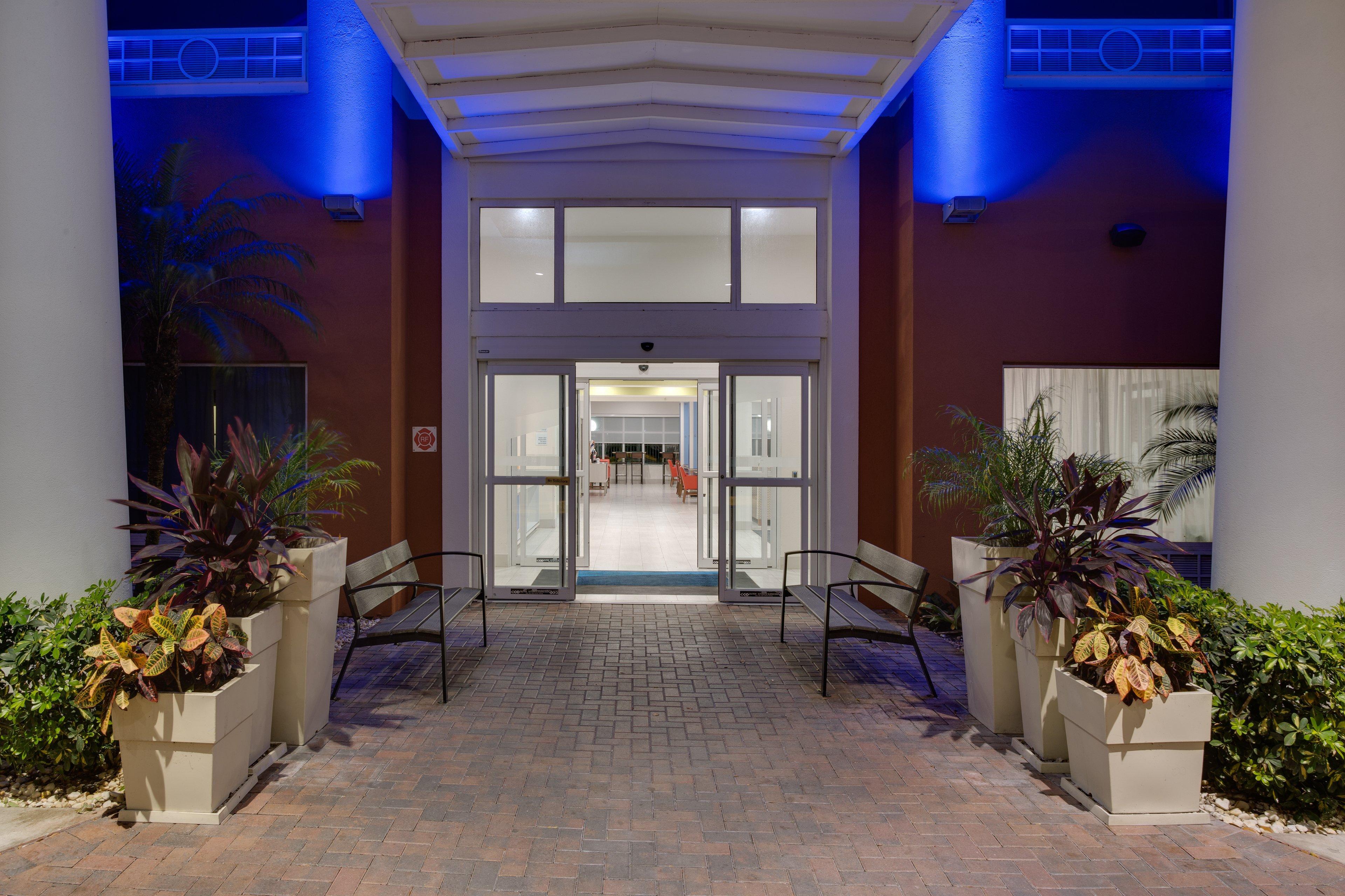 Holiday Inn Express Hotel & Suites Tampa-Fairgrounds-Casino By Ihg Zewnętrze zdjęcie